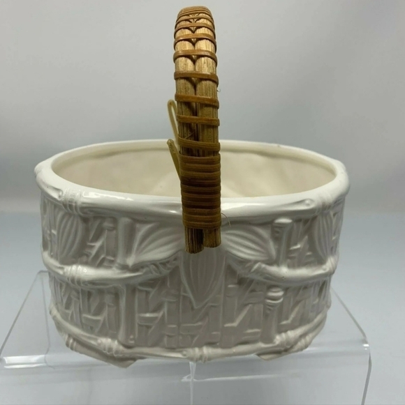 Planter Ceramic Basket Bamboo Design Wicker Handle Vintage Japan White Catchall - Picture 2 of 9